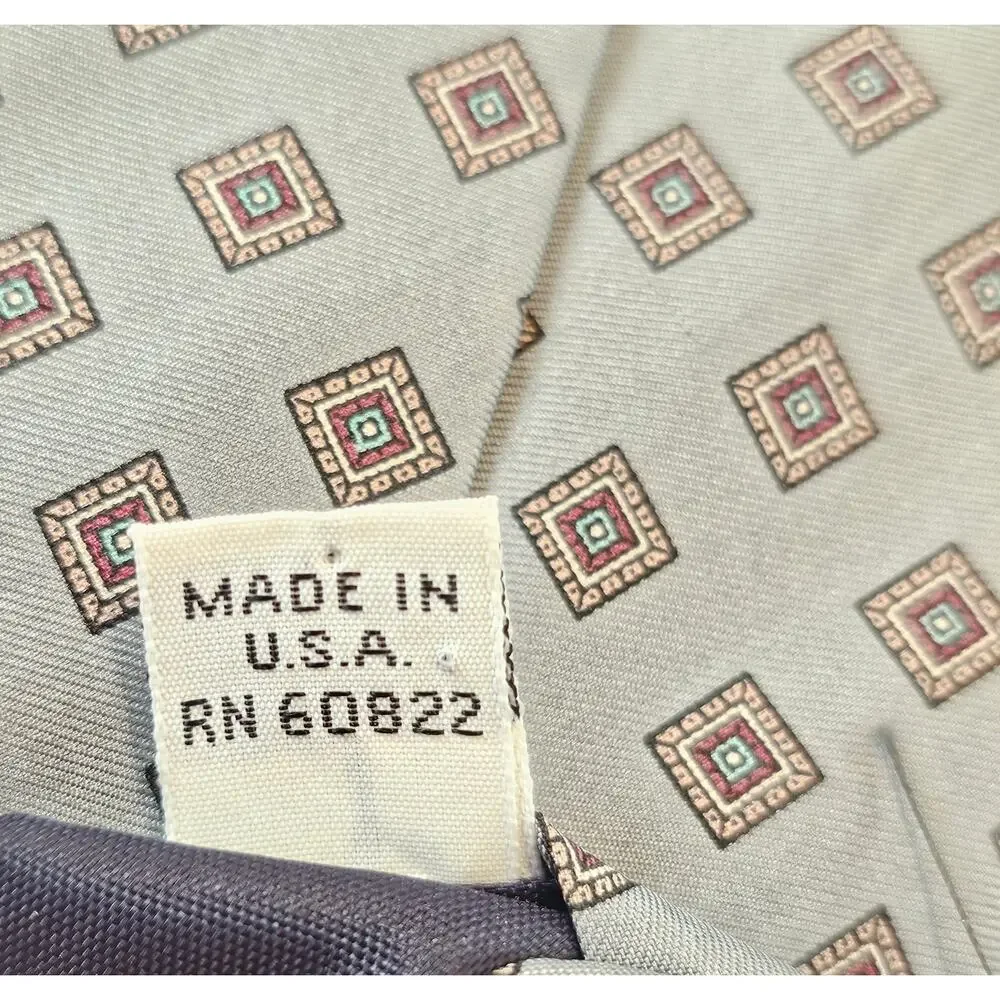 GANT Mens Silk Necktie Gray Geometric Diamond Pattern Classic Tie 59” 3.5”
